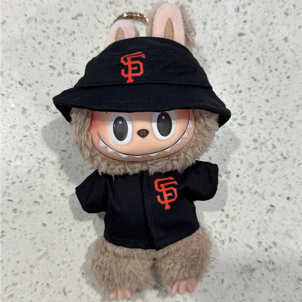Pop Mart Labubu SF Giants Outfit